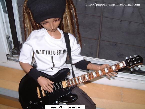 Bill kaulitz - Hey, acum am observat...dc e Tommy mai negru? :x - rock & th 4 ever