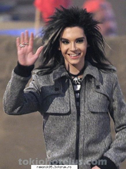 Bill kaulitz - Buna,sunt noua:) Daps..e Soooper sweety Uite cum - rock & th 4 ever