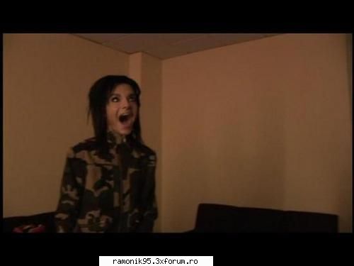 cat am ras la faza asta :rotfl:  :rotfl:  :rotfl: bill kaulitz