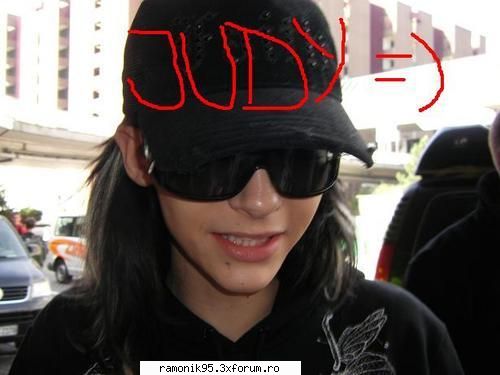 sau mi se pare?:-b :x  :x 
sper s mi se para :x  :x 
 :rotfl:  :rotfl:  :rotfl: bill kaulitz