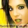 Bill kaulitz - ma lasa oare sa-i iau bobul de strugure din gura? - rock & th 4 ever