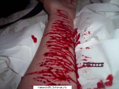 emo&gothic atunci noroc aolo:-s raman