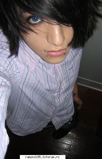 emo&gothic acum, sa-mi joc rolul maimutza