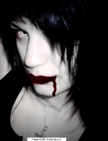 emo&gothic acum....ma pasioneaza ideea